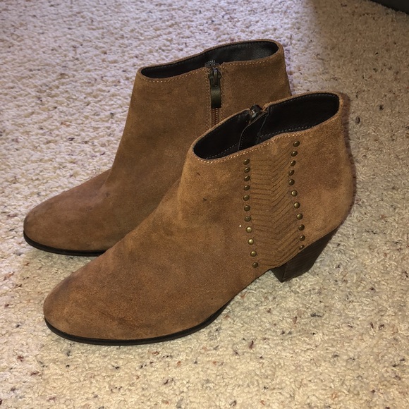 Brown suede ankle boots - Picture 3 of 5